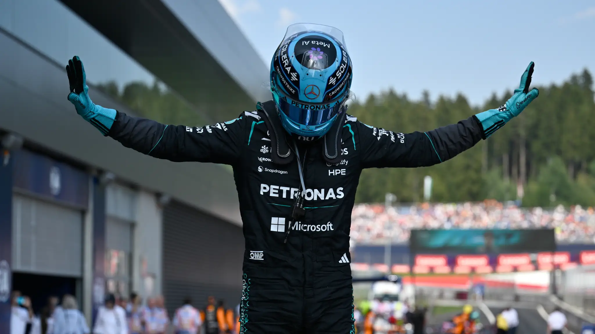 Veľkú cenu Rakúska vyhral George Russell na Mercedese.