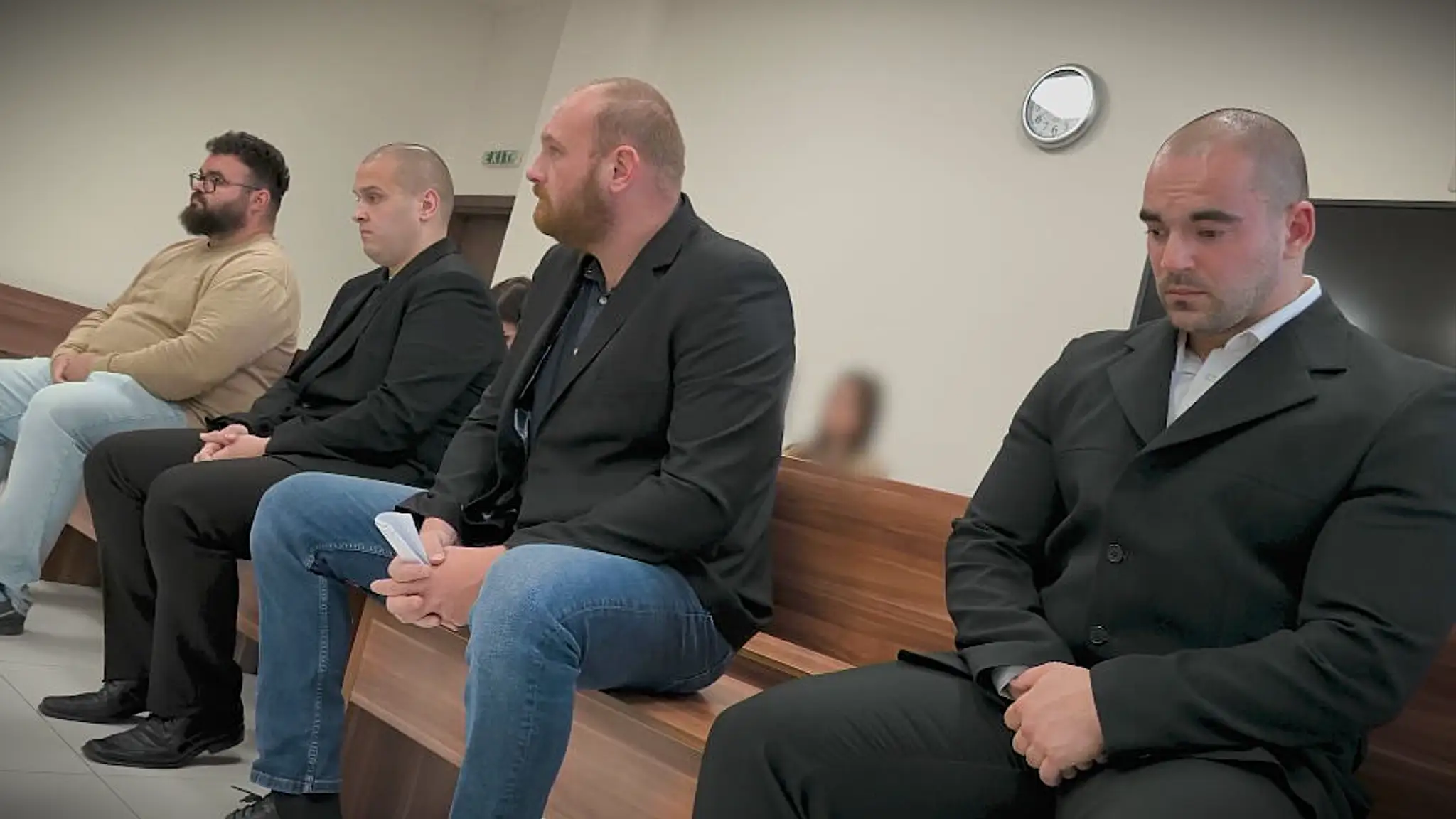 Muži, ktorí mali zmlátiť na objednávku iného muža, vinu priznali. 