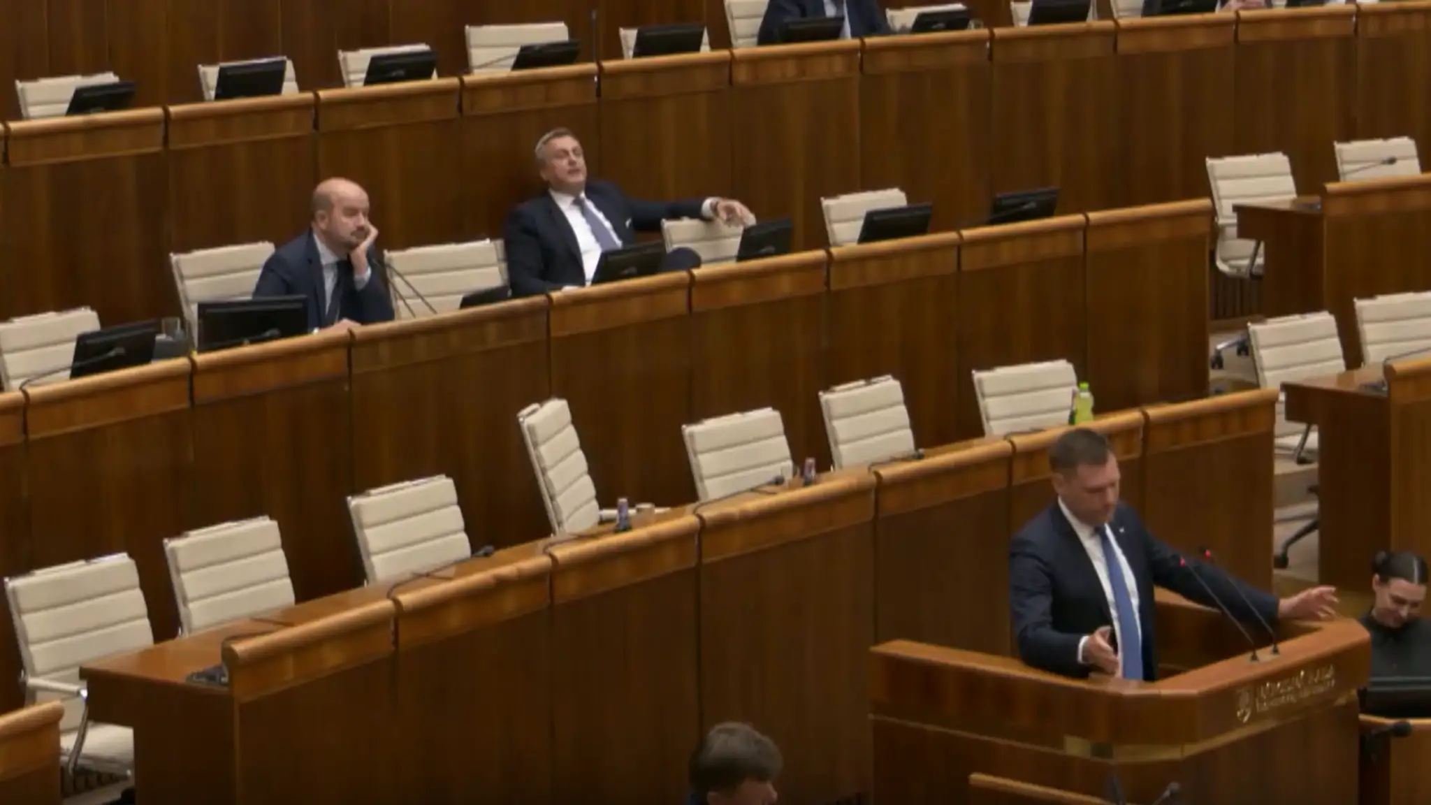 Počas odvolávania Tarabu.