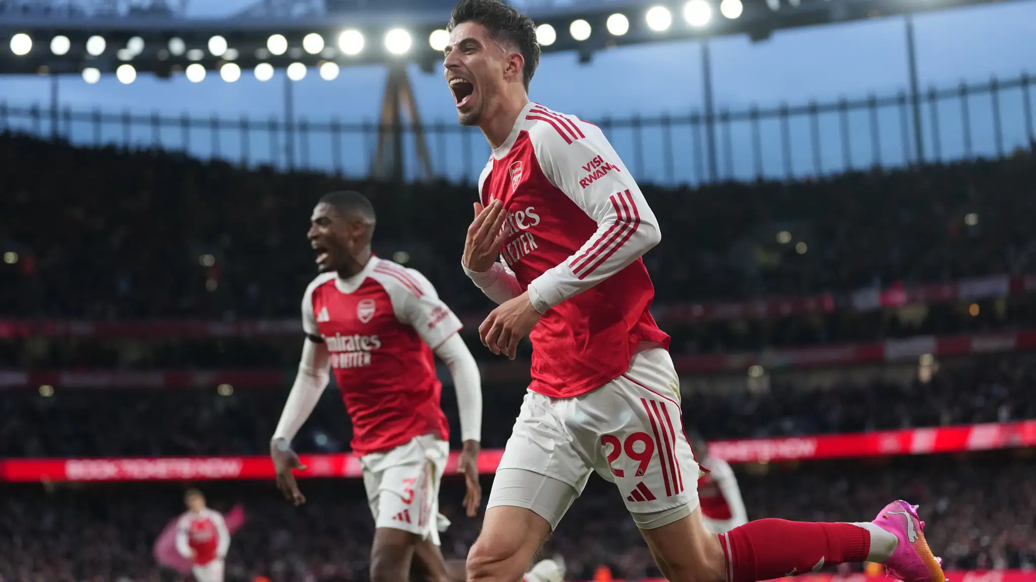 Futbalisti Arsenalu môžu oslavovť ligový titul.
