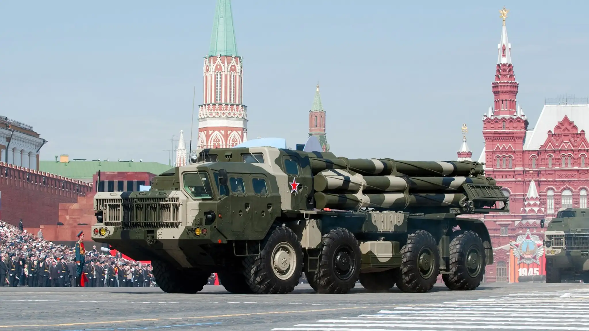 smerch BM-30, salvový raketomet