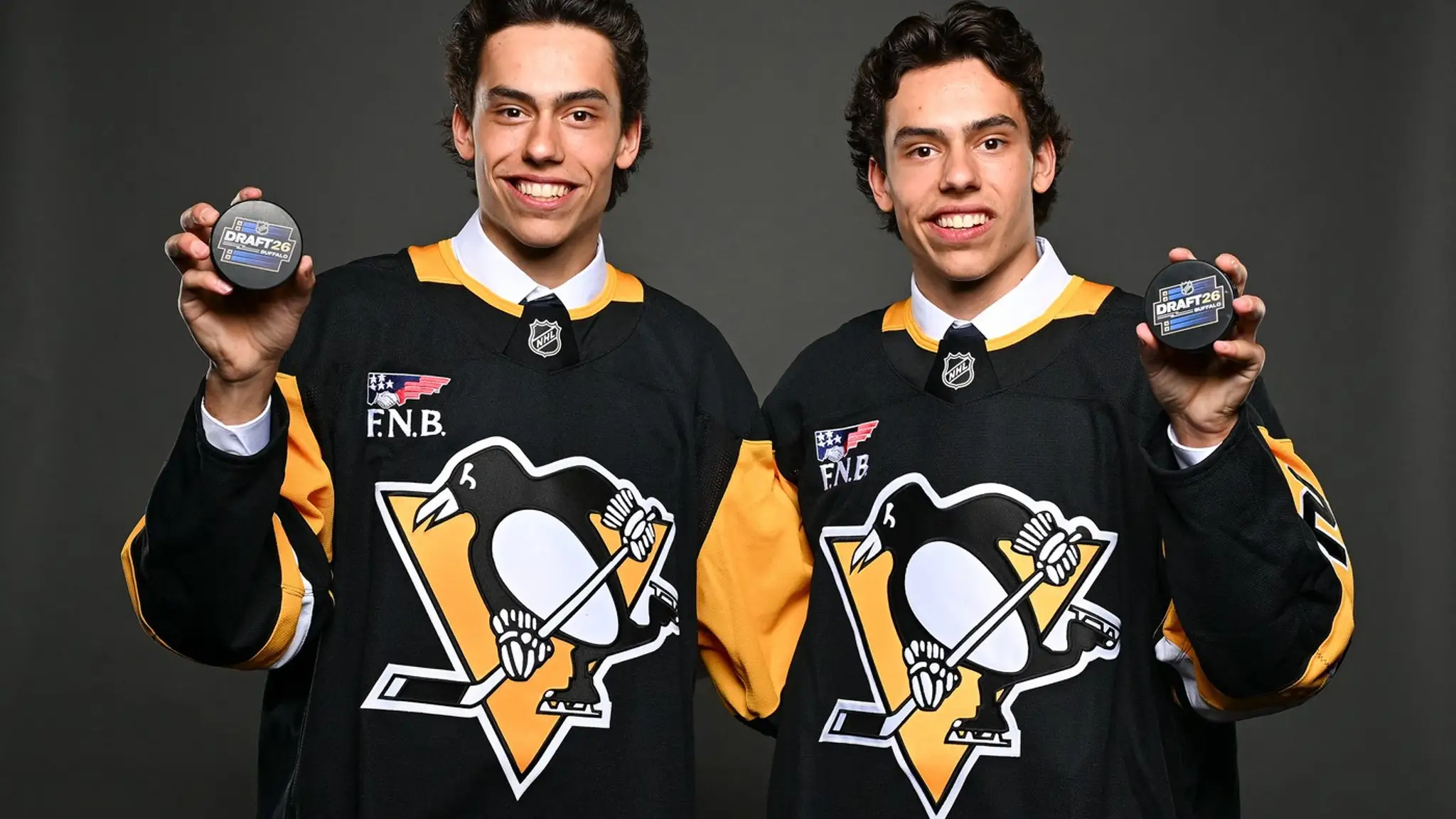 Pittsburgh draftoval kanadské dvojičky Liama a Markusa Rucka.