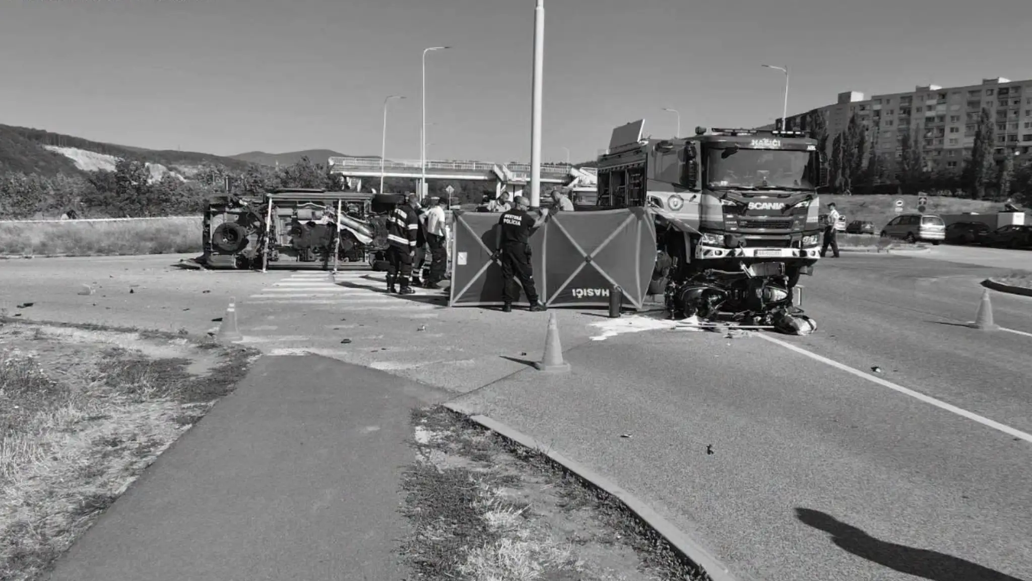 Na Americkej triede v Košiciach sa zrazila dodávka s motocyklom.