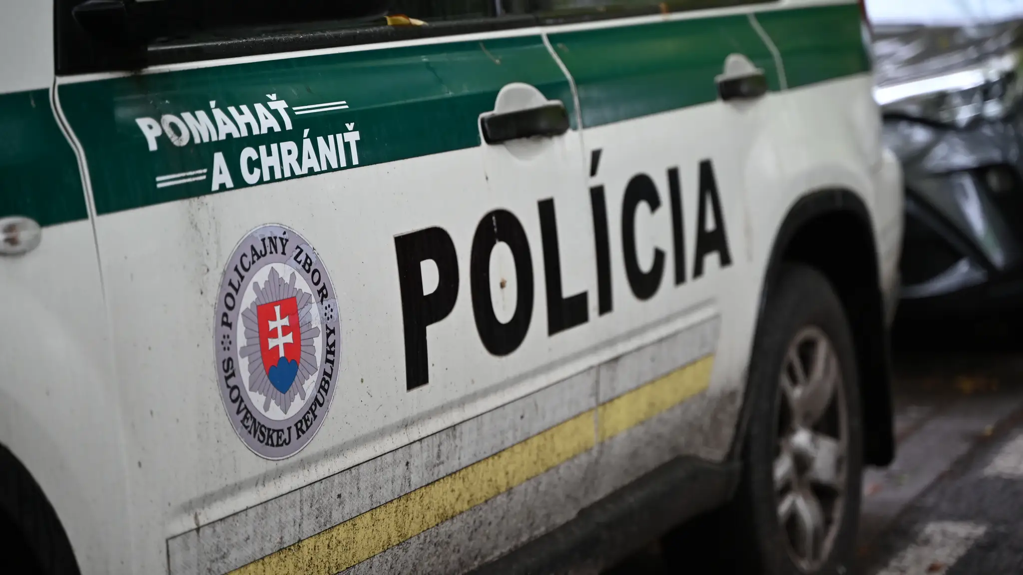 Polícia, policajné auto. Ilustračná snímka