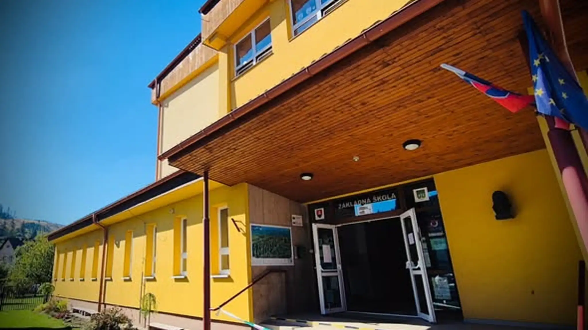 Útok na škole v Staškove.