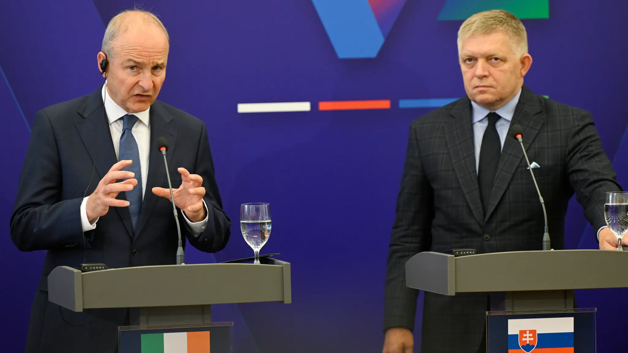 Fico chce s V4 tlačiť na znižovanie cien elektriny.