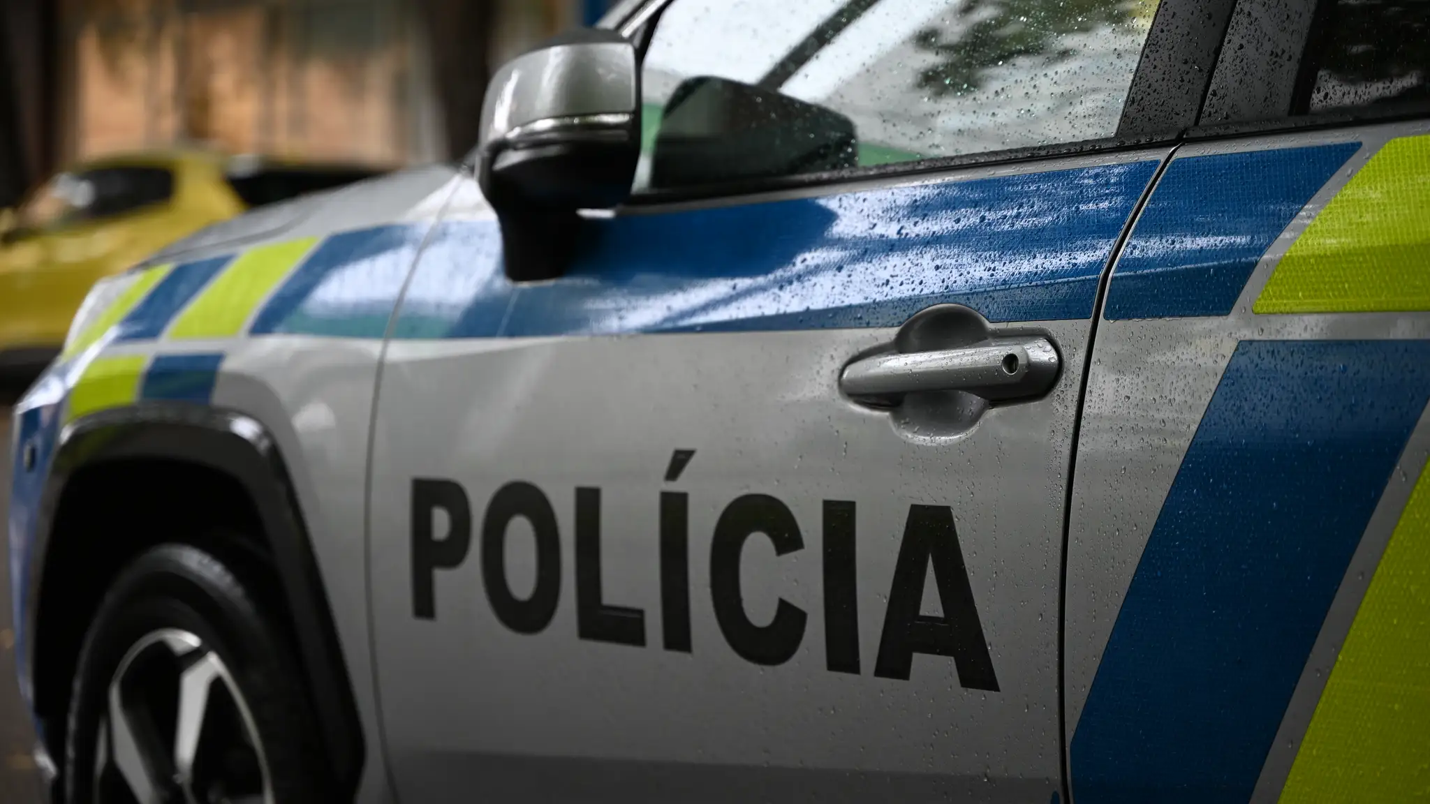 Polícia, policajné auto. Ilustračná snímka