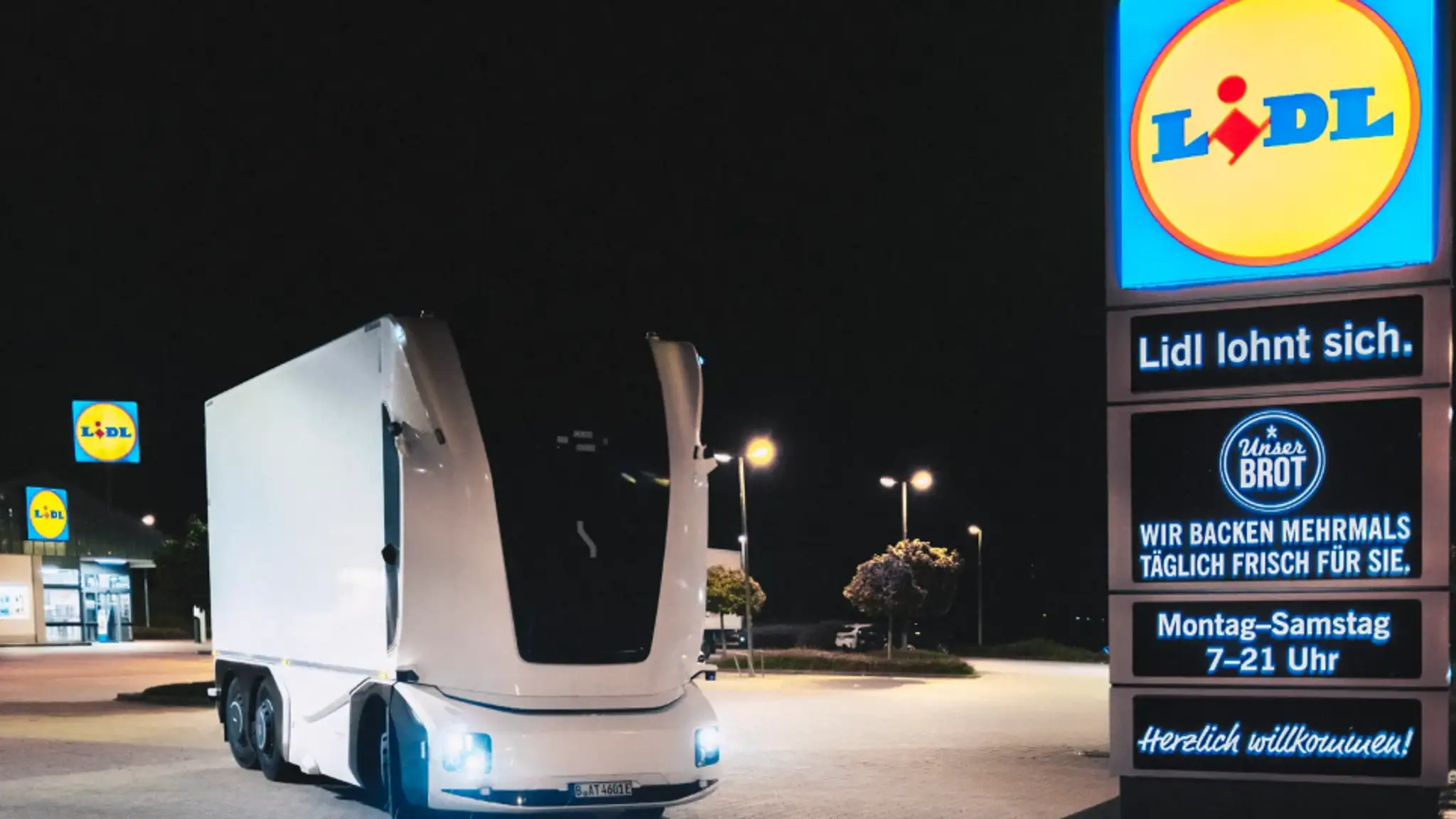 Lidl spustil do prevádzky elektrické auto bez vodiča. 
