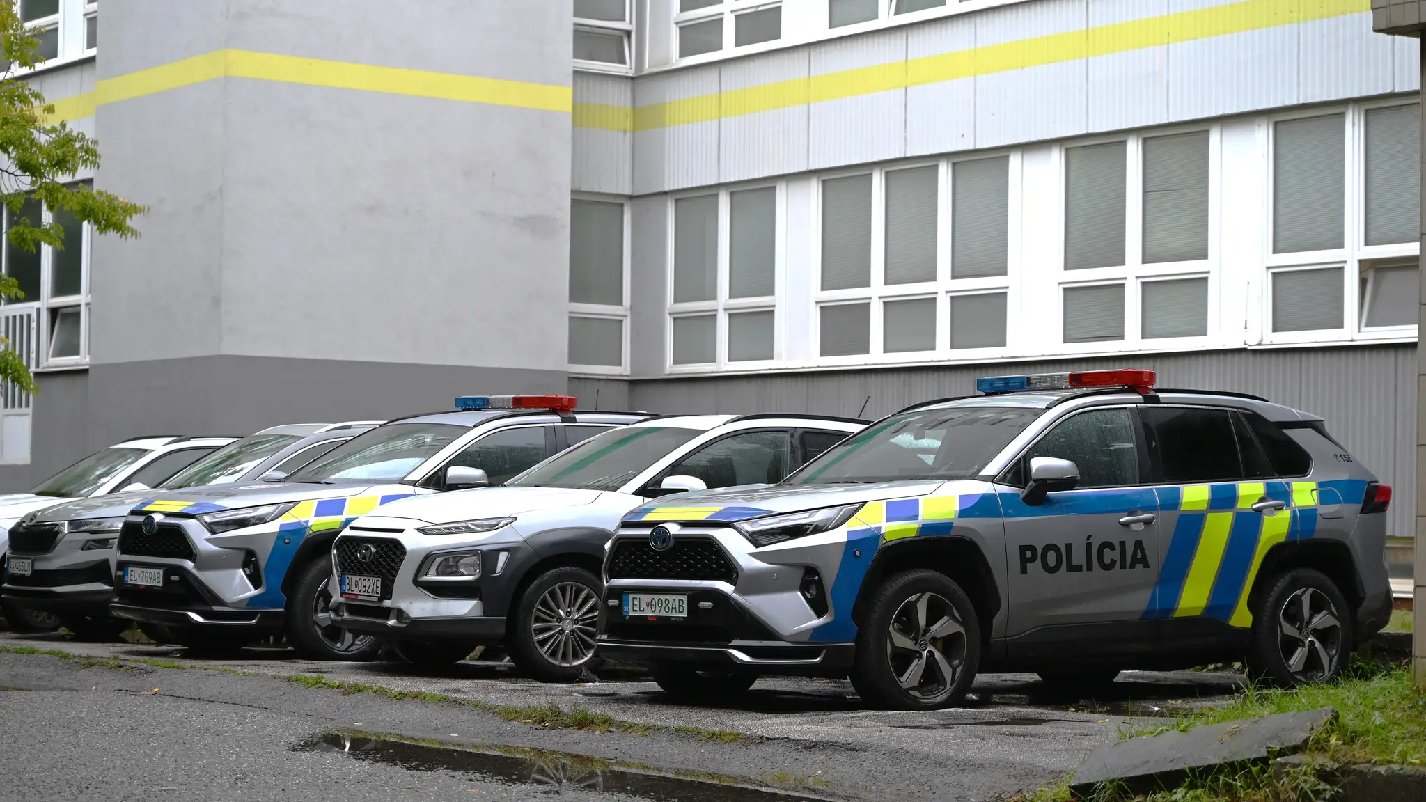 Polícia, policajné auto. Ilustračná snímka
