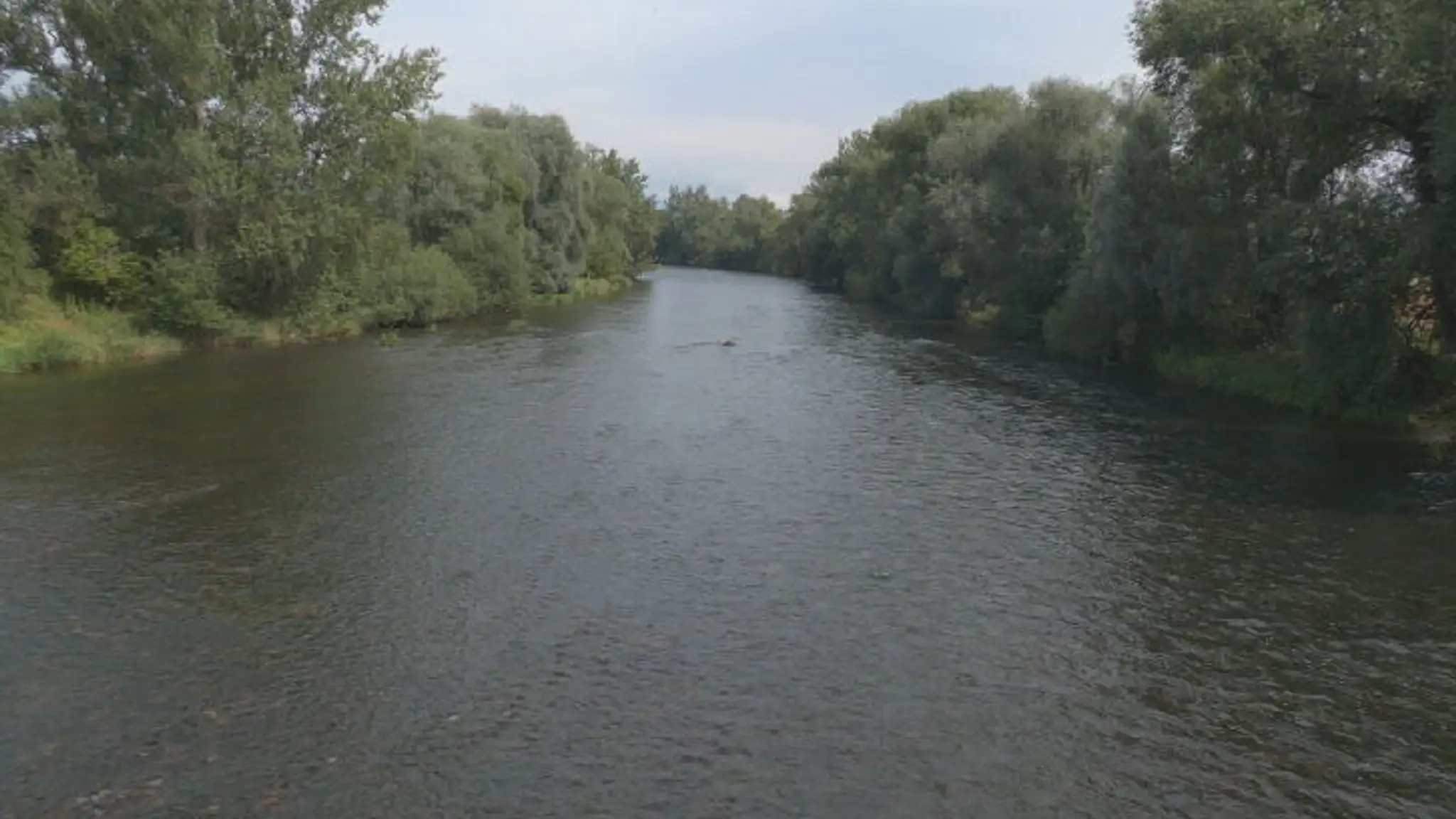 Na snímke rieka Váh.