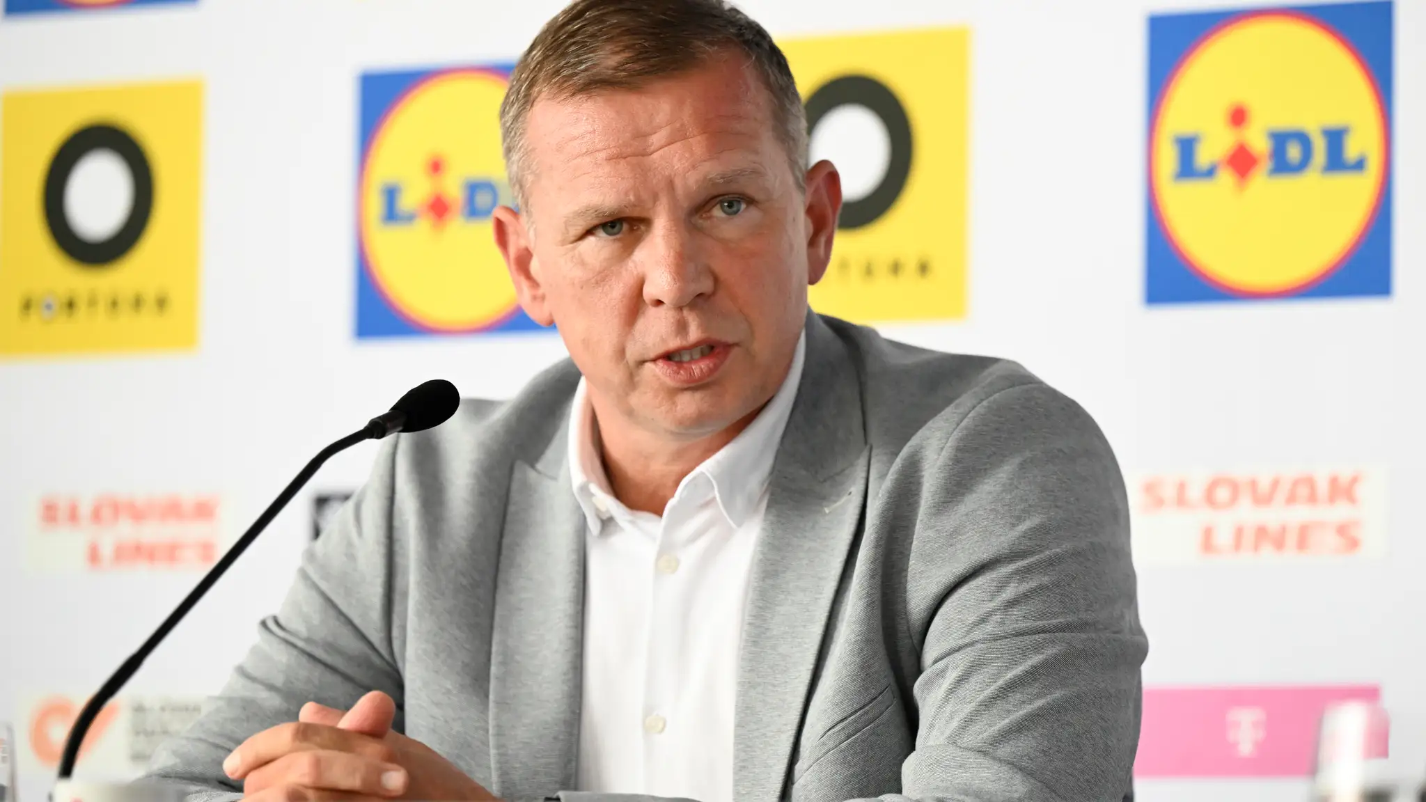 Na snímke tréner slovenskej futbalovej reprezentácie do 21 rokov Jaroslav Kentoš.