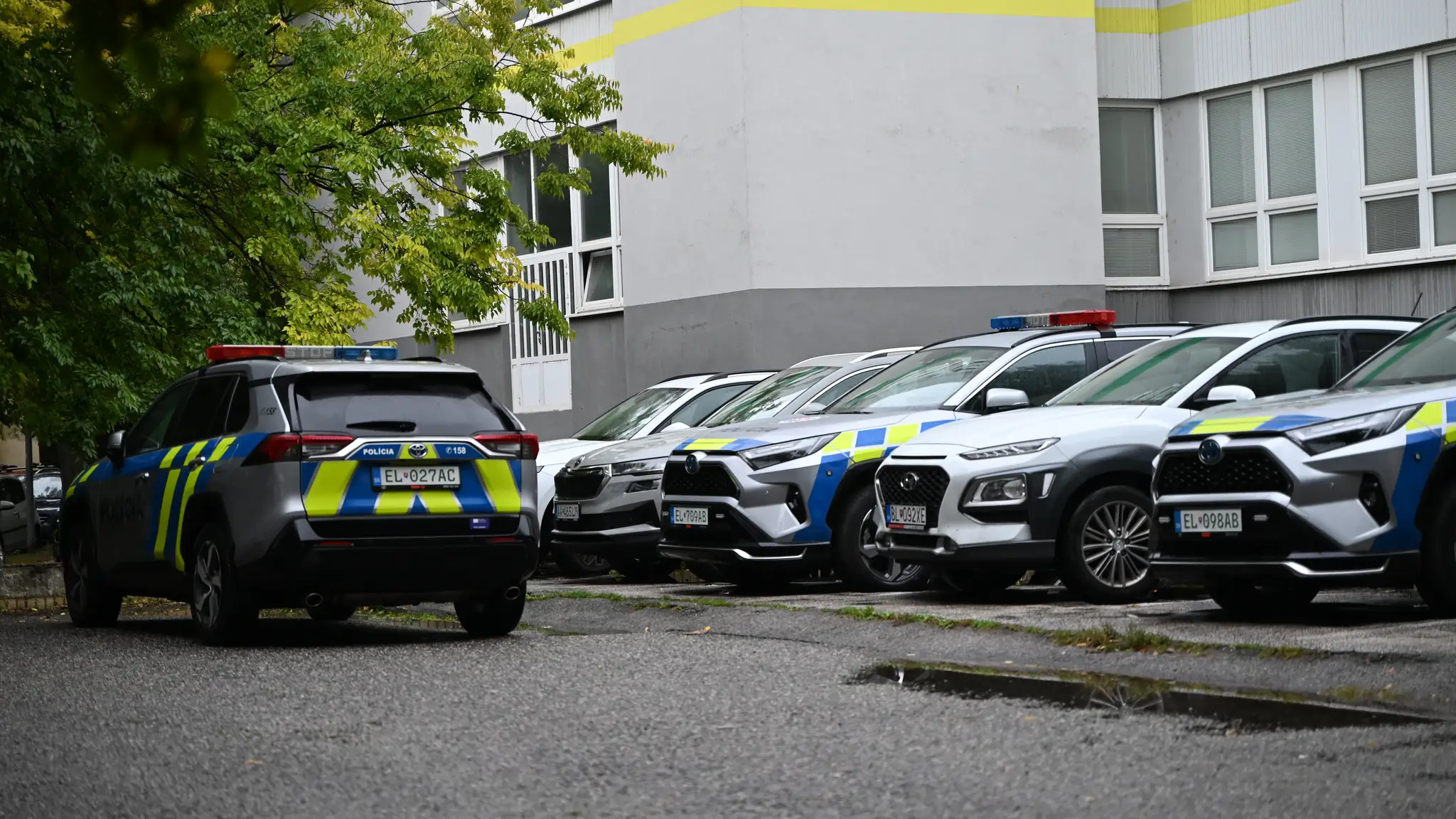Polícia, policajné auto. Ilustračná snímka