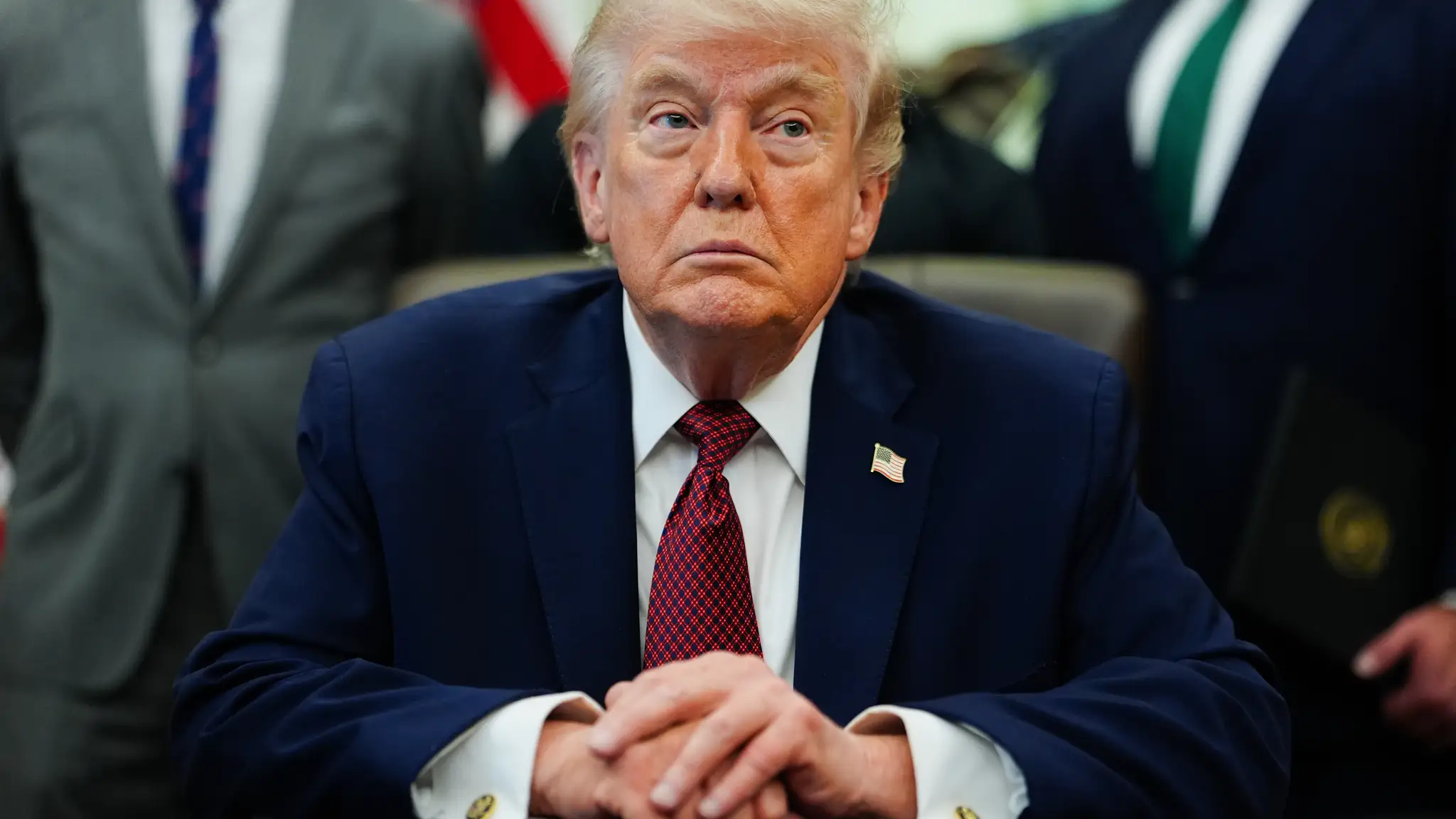 Na snímke americký prezident Donald Trump v Oválnej pracovni Bieleho domu vo Washingtone.