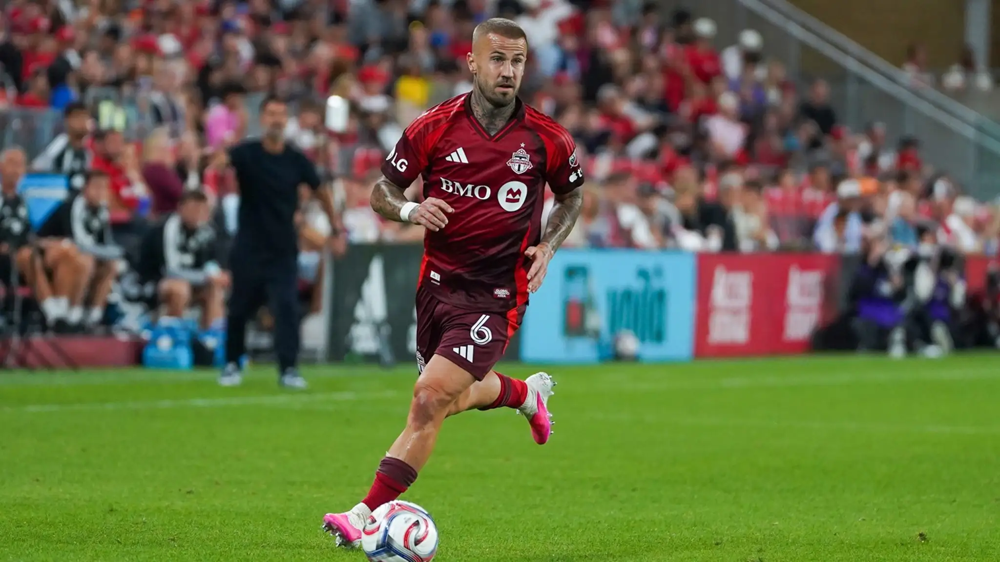 Futbalista Toronta FC Niklas Dorsch.