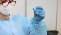 Vedec Celec: Je veľmi pravdepodobné, že budeme potrebovať aj štvrtú dávku