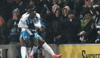 Chelsea nestačila na Brighton a ani raz neskórovala. Dvojgólový hrdina Minteh zariadil pohodlný triumf