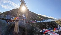 VIDEO: Zábery, ktoré vyrážajú dych. Českí piloti prepísali dejiny akrobatického lietania