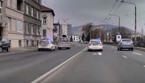 Arogantný vodič unikal košickým policajtom. Rútil sa v protismere aj po chodníkoch
