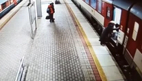 Video: Hrôzostrašná scéna na stanici v Trnave. Seniorka (73) chcela naskočiť na idúci vlak, ale spadla