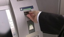 Prelomili ochranu bankomatov: Hackeri si za noc prilepšili o 800-tisíc dolárov