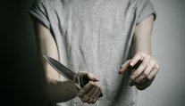 Študent v Nórsku útočil v škole kuchynským nožom, zranil štyri osoby
