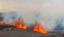 Erupcia na Islande. Vznikla 700-metrová trhlina, ľudí evakuovali aj z obľúbenej turistickej destinácie