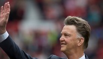 Van Gaal skončil v Manchestri United, oficiálne to potvrdil aj klub