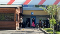 Explózia bankomatu v Trenčianskom kraji. Časti lietali desiatky metrov, páchatelia ušli