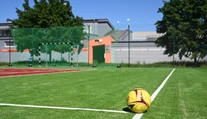 Telocvičniam a ihriskám na dedinách svitá na lepšie časy. Môžu žiadať o peniaze na obnovu športovísk