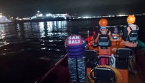 Nešťastie na Bali: Po potopení trajektu hlásia štyroch mŕtvych a desiatky nezvestných