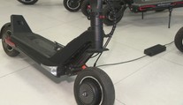 Definitívna stopka pre rýchle elektrické kolobežky. Na cestách už budú nelegálne