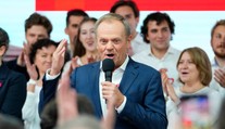 Väčšina Poliakov chce, aby novú vládu zostavovala súčasná opozícia, ukázal prieskum
