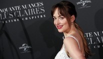 Dakota Johnson na parížskej premiére Fifty Shades: Čakalo sa od nej viac