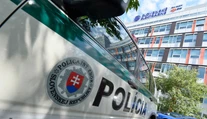 Sekretárka mala lustrovať policajtov, v skutočnosti vraj útvaru aj šéfovala