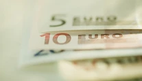 Minimálna mzda má byť 915 eur, vzrastú aj príplatky. Koľko budete dostávať za prácu navyše? (tabuľka)