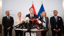 Rezignoval rakúsky vicekancelár. Vládne zákazky vymenil za peniaze od ruskej darkyne