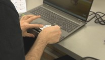 Tešili sa na notebooky na vyučovanie, školy však zostali zaskočené. Štát musí hľadať nového dodávateľa