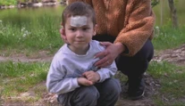 Adamko (3) sa rozbehol za kačicami, o pár sekúnd tiekla krv. Pokojné popoludnie v Tlmačoch sa zmenilo na chvíle hrôzy
