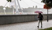 Obávajú sa výčinov počasia. Pre nepriaznivé predpovede viaceré mestá rušia víkendové podujatia