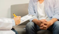 Muži tieto príznaky často ignorujú. Lekár varuje pred vážnymi problémami s prostatou