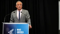V USA napriek kritike ministra Kennedyho schválili prvú mRNA vakcínu proti chrípke