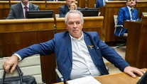 Prezident vymenuje Radačovského a Kmeca za veľvyslancov budúci týždeň. S prvým sa chce ešte rozprávať