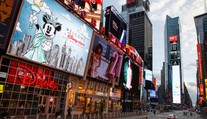 New York oznámil ďalšie uvoľnenie opatrení. Čiastočne sa otvoria kiná