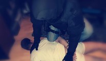 Muža, ktorý zaútočil nožom na ženu v centre Banskej Bystrice, zadržali
