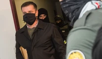 Exnámestník SIS vedel, že si po neho príde NAKA. Upozornil ho na to muž, ktorý je na úteku