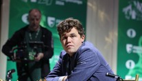 Bizarný koniec obhajcu titulu. Legendárny šachový veľmajster sa odmietol prezliecť