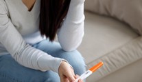U nás zakázaná, v zahraničí bežná. Za interrupčnou tabletkou jazdia Slovenky na kliniky do Rakúska