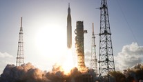 VIDEO: Najrizikovejšia časť misie Artemis II je za nami. Celý svet so zatajeným dychom sledoval štart rakety SLS