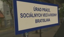 Po škole absolventi nemusia tápať. Úrad práce im vie pomôcť s hľadaním zamestnania, praxou aj podnikaním
