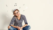 Spotify ponúka falošných hudobníkov. A dobre na nich zarába
